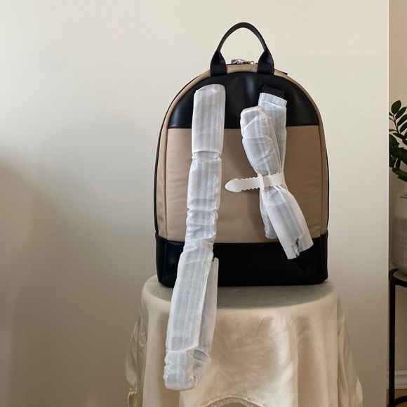 Want Les Essentiels Piper Backpack ✨ two tone zipper x lock x keys - Picture 10 of 17